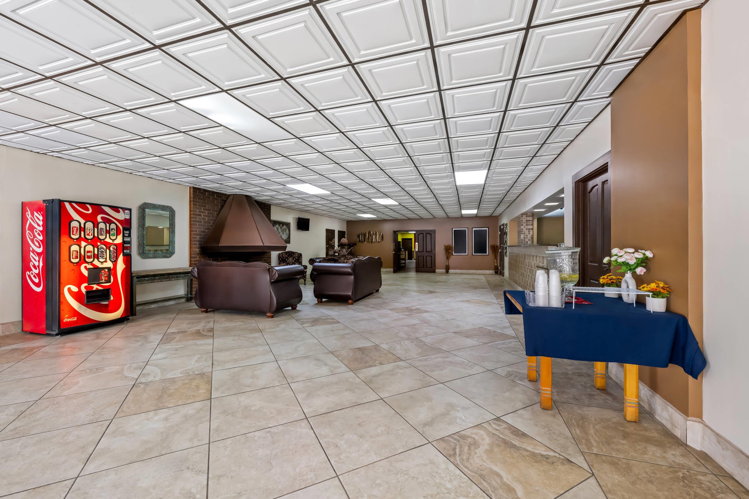 Hotel lobby | Econo Lodge Carlsbad