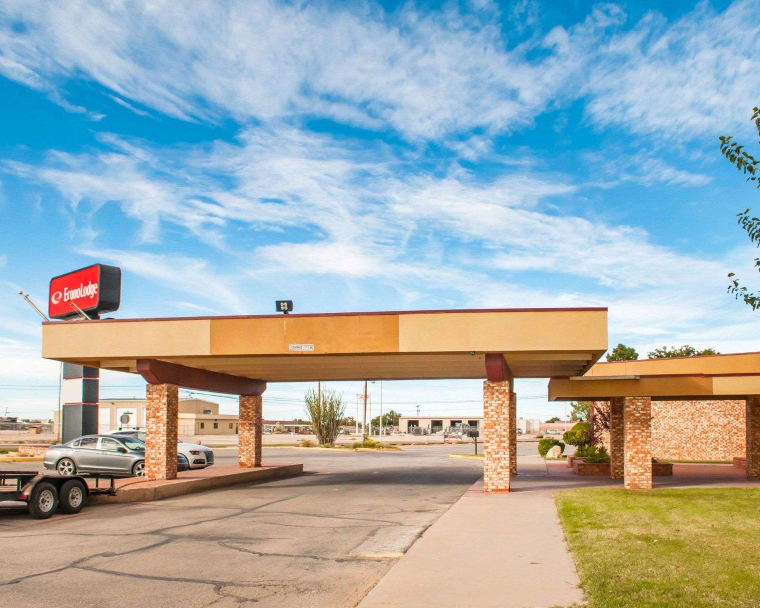 Hotel exterior | Econo Lodge Carlsbad
