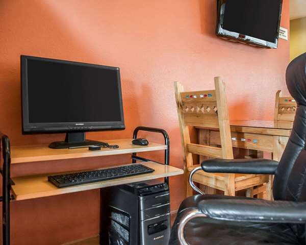 Conference Area - Econo Lodge Inn & Suites Santa Fe