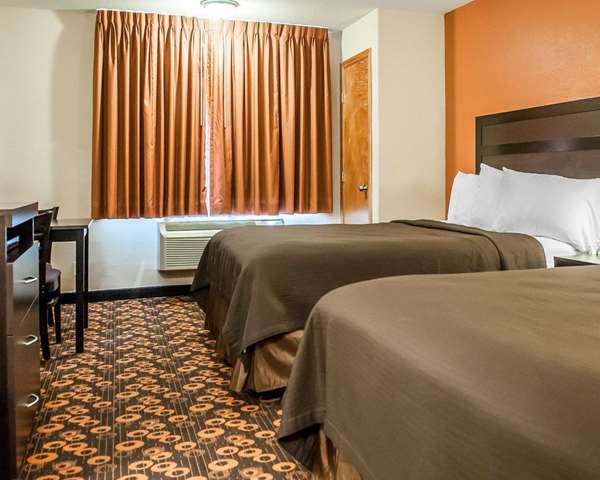  - Econo Lodge Inn & Suites Santa Fe