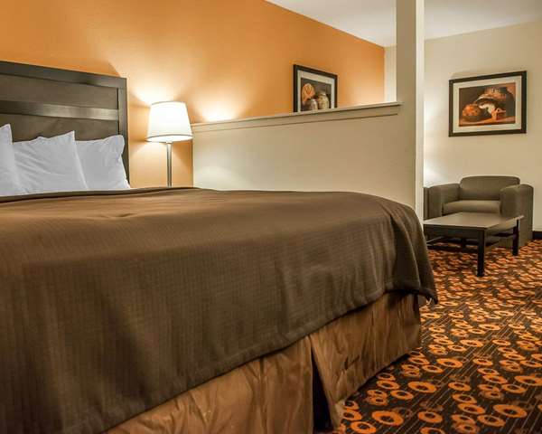 Suite - Econo Lodge Inn & Suites Santa Fe