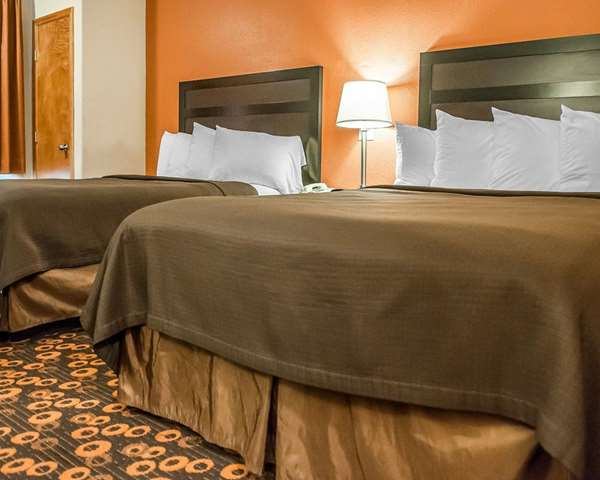  - Econo Lodge Inn & Suites Santa Fe