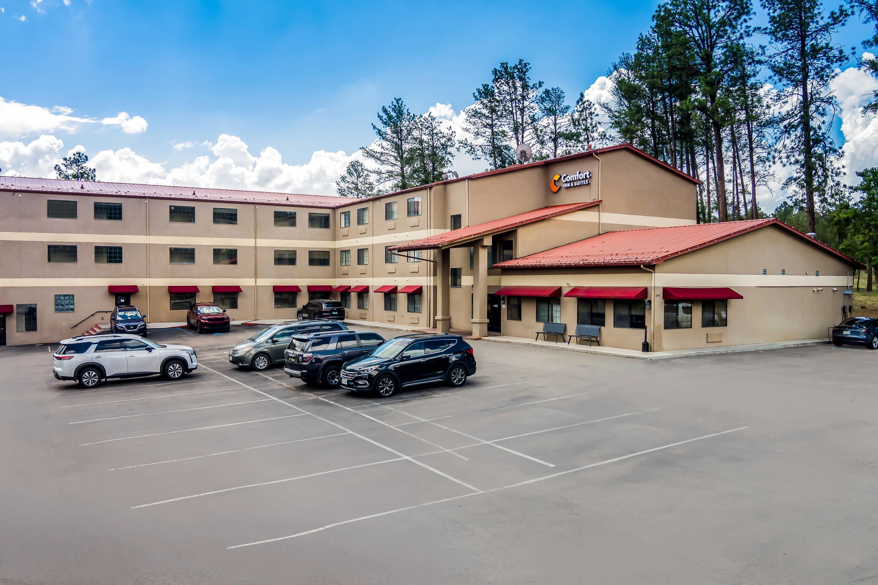 Hotel exterior | Comfort Inn & Suites Midtown
