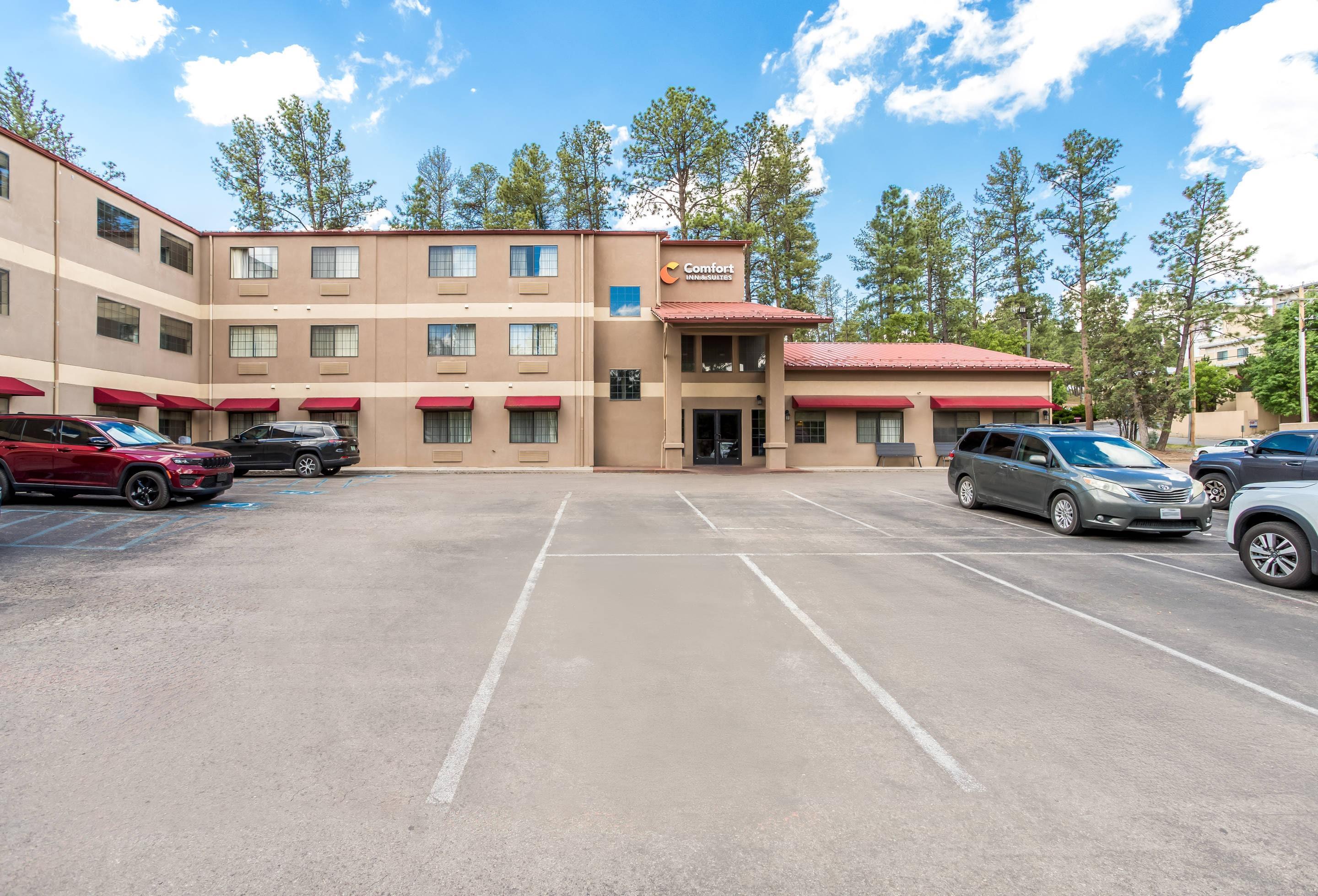 Hotel exterior | Comfort Inn & Suites Midtown