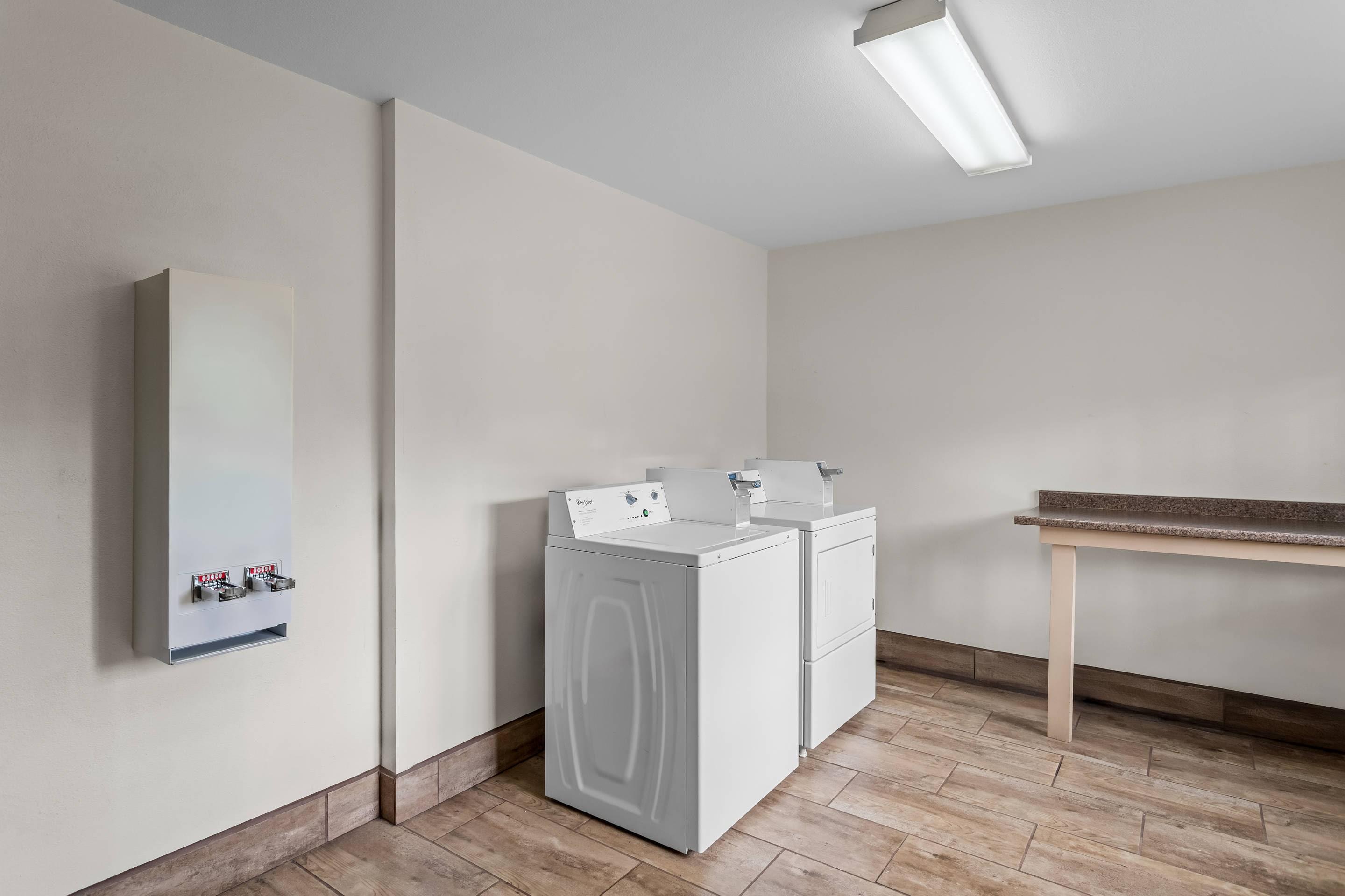 Guest laundry facilities | Comfort Inn & Suites Midtown