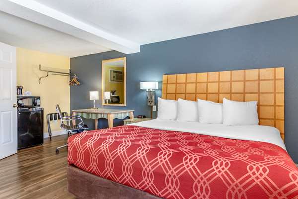  - Econo Lodge Clovis