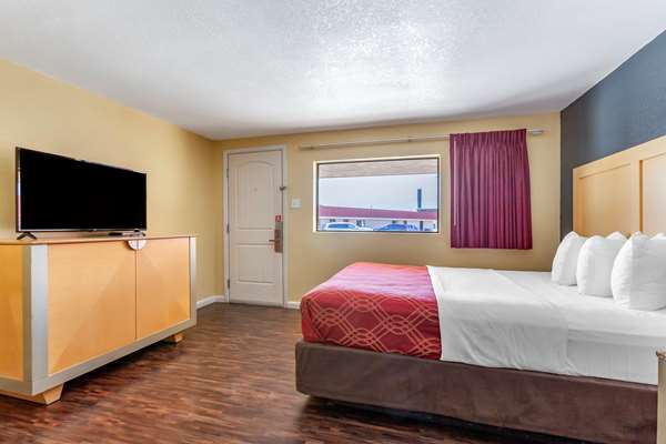  - Econo Lodge Clovis