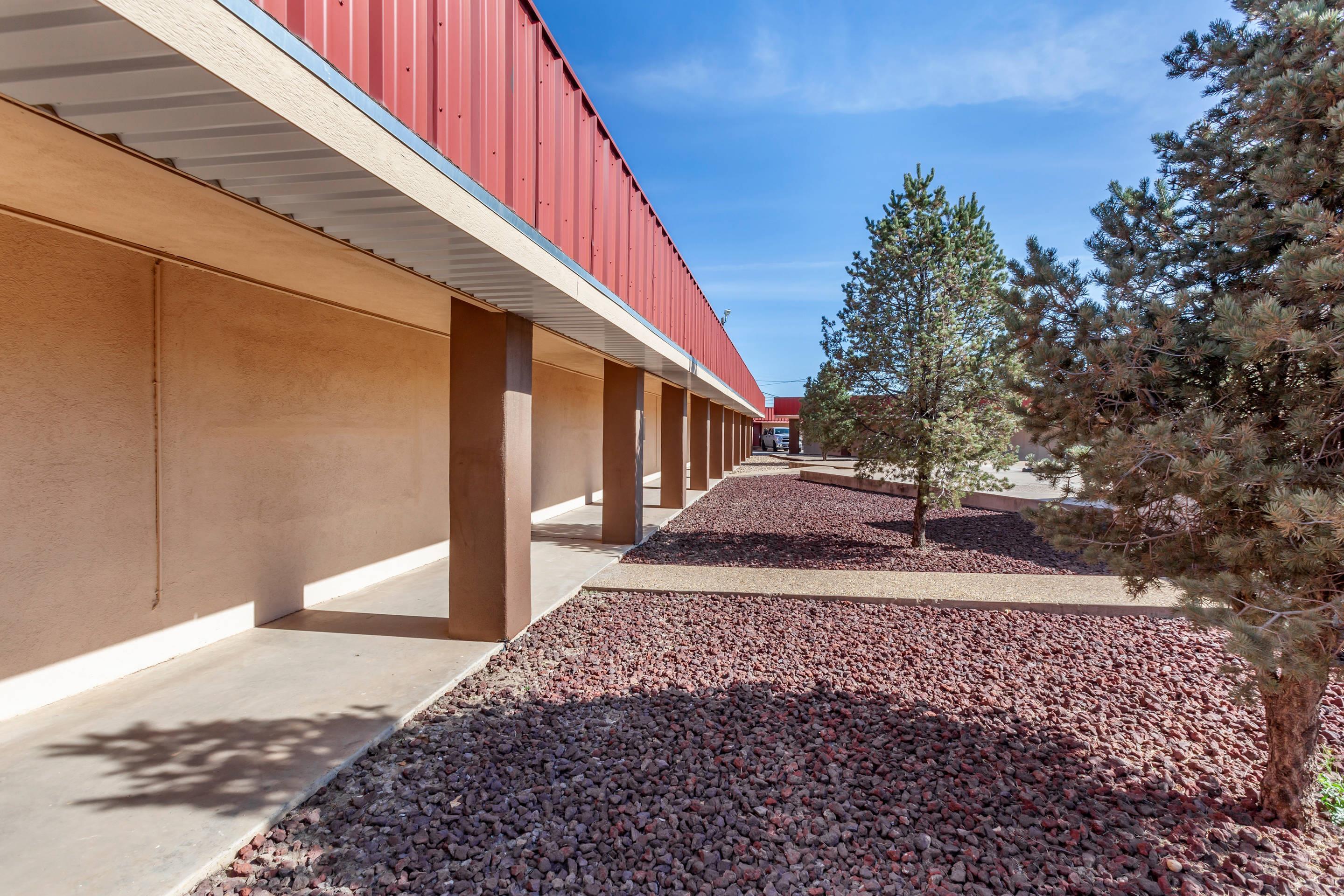 Hotel exterior | Econo Lodge Clovis