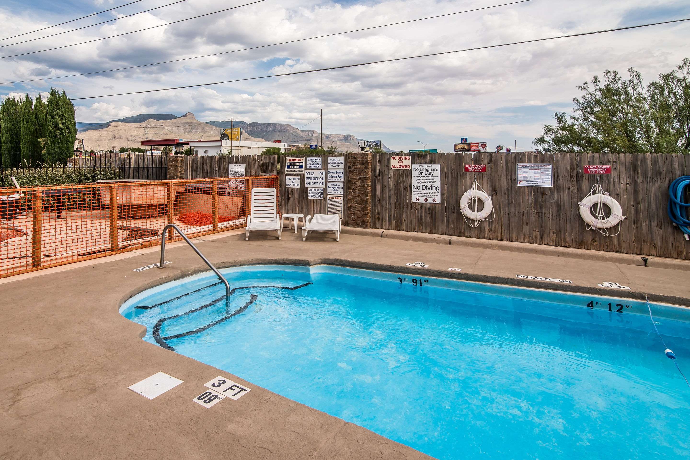 Outdoor pool | Quality Inn & Suites Near White Sands National Monument