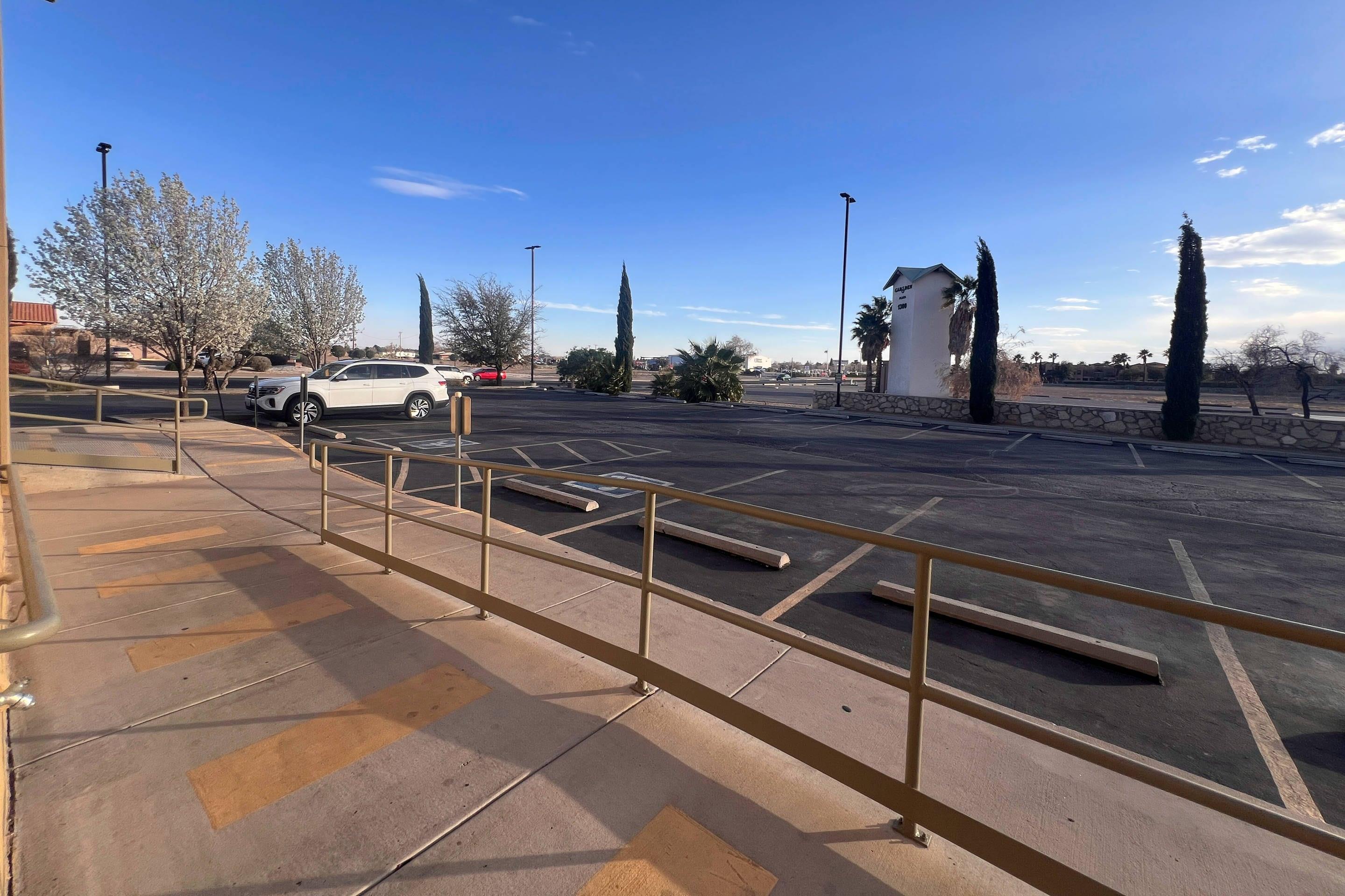 Parking Area | Comfort Inn & Suites Las Cruces Mesilla