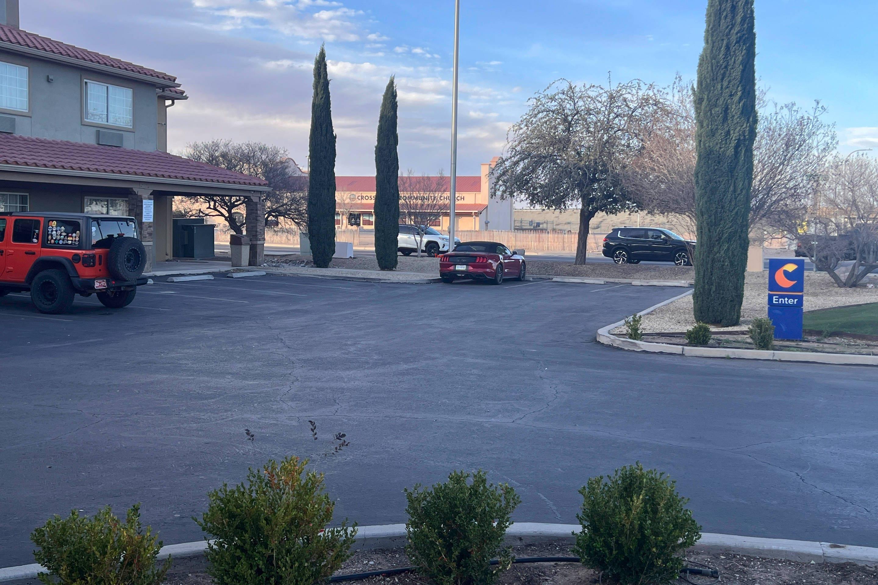 Parking Area | Comfort Inn & Suites Las Cruces Mesilla