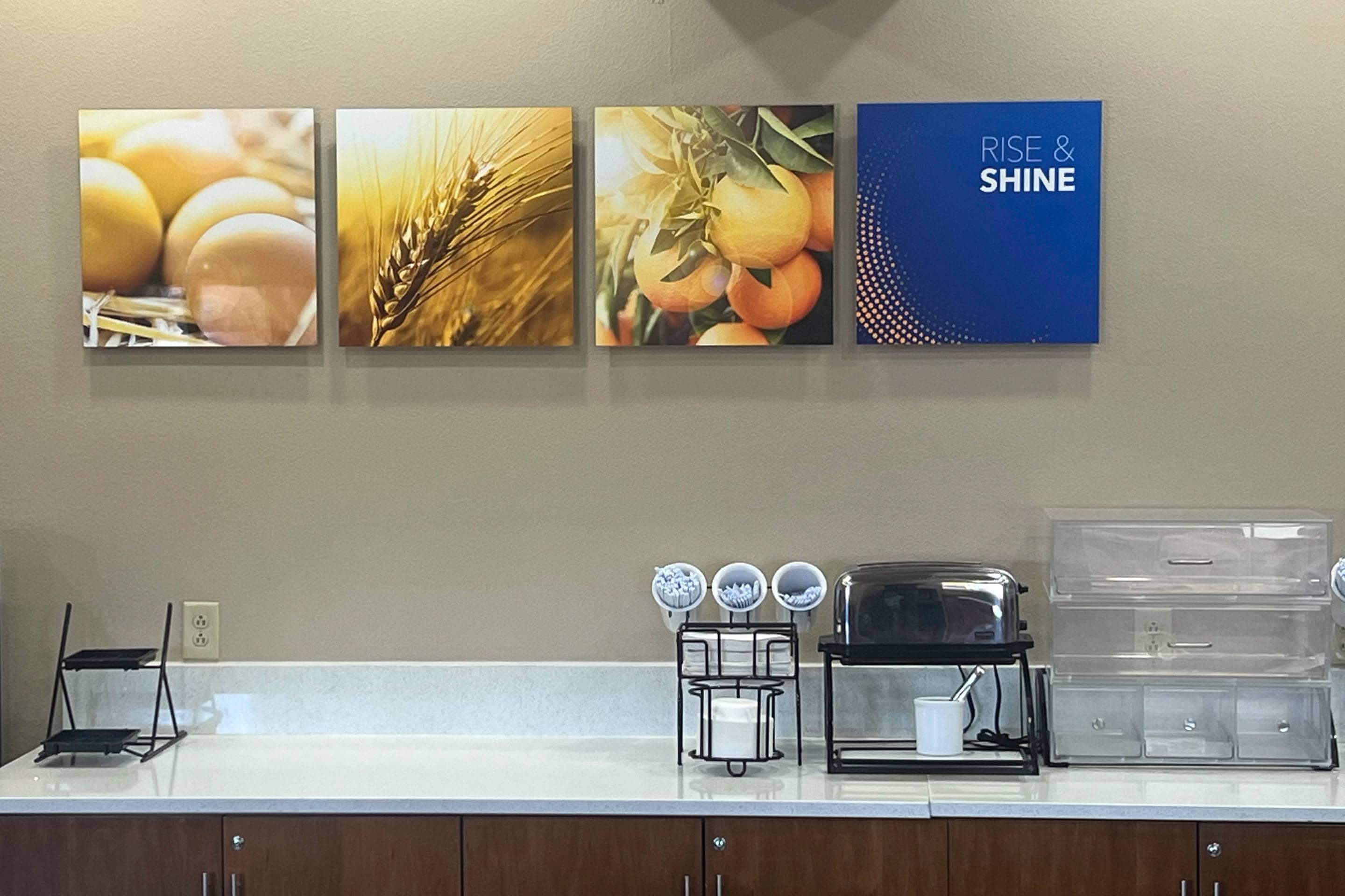 Breakfast area | Comfort Inn & Suites Las Cruces Mesilla