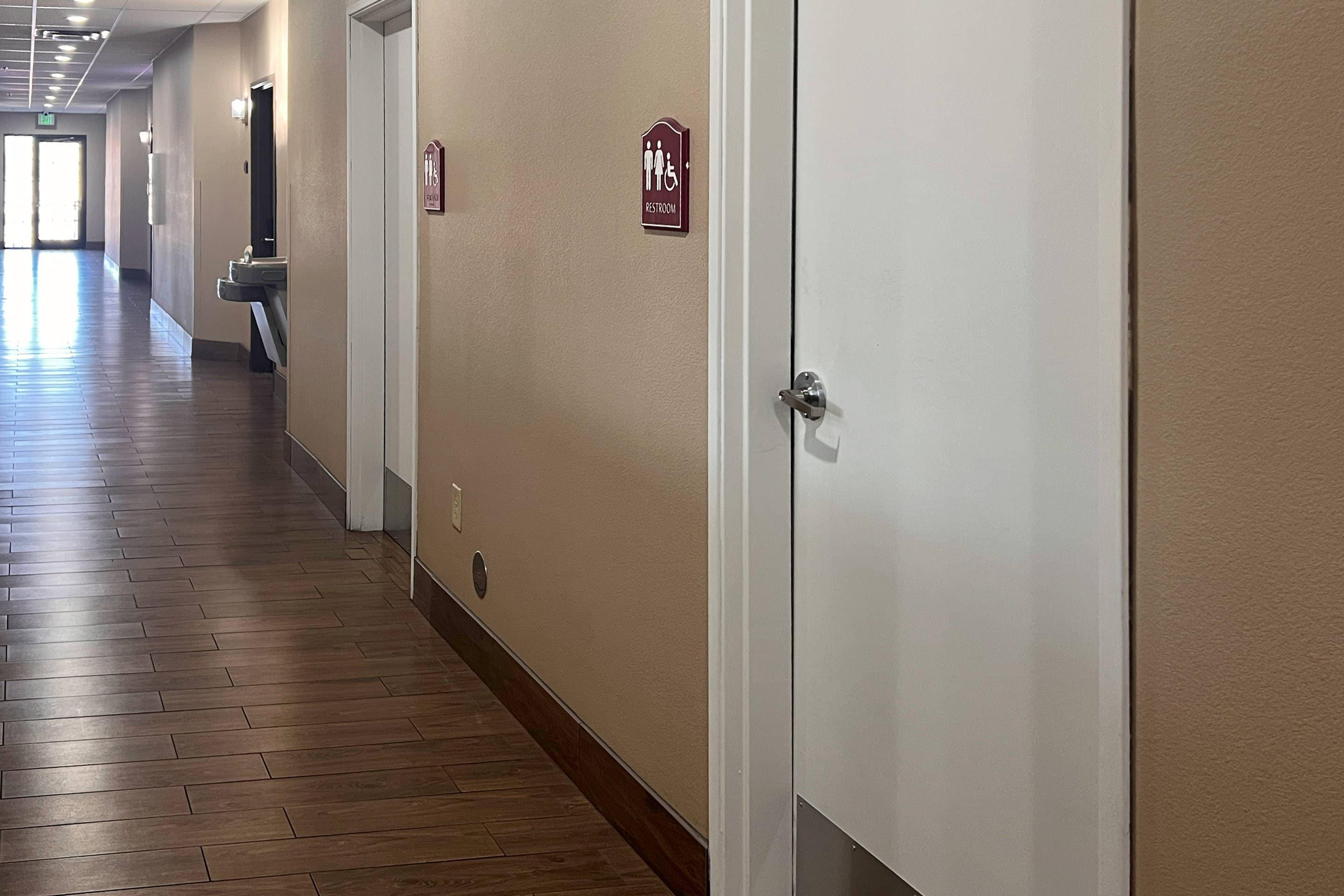 Interior corridors | Comfort Inn & Suites Las Cruces Mesilla