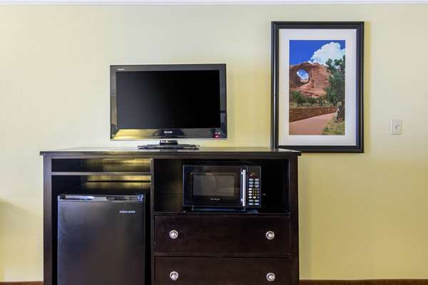  - Quality Inn & Suites Gallup - I-40, Exit 20