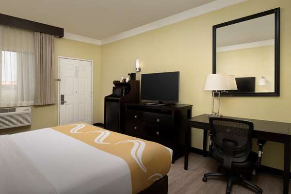  - Quality Inn & Suites Gallup - I-40, Exit 20