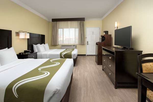  - Quality Inn & Suites Gallup - I-40, Exit 20