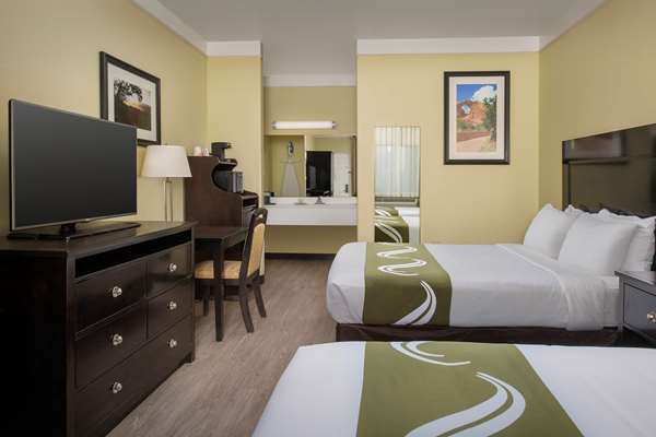  - Quality Inn & Suites Gallup - I-40, Exit 20