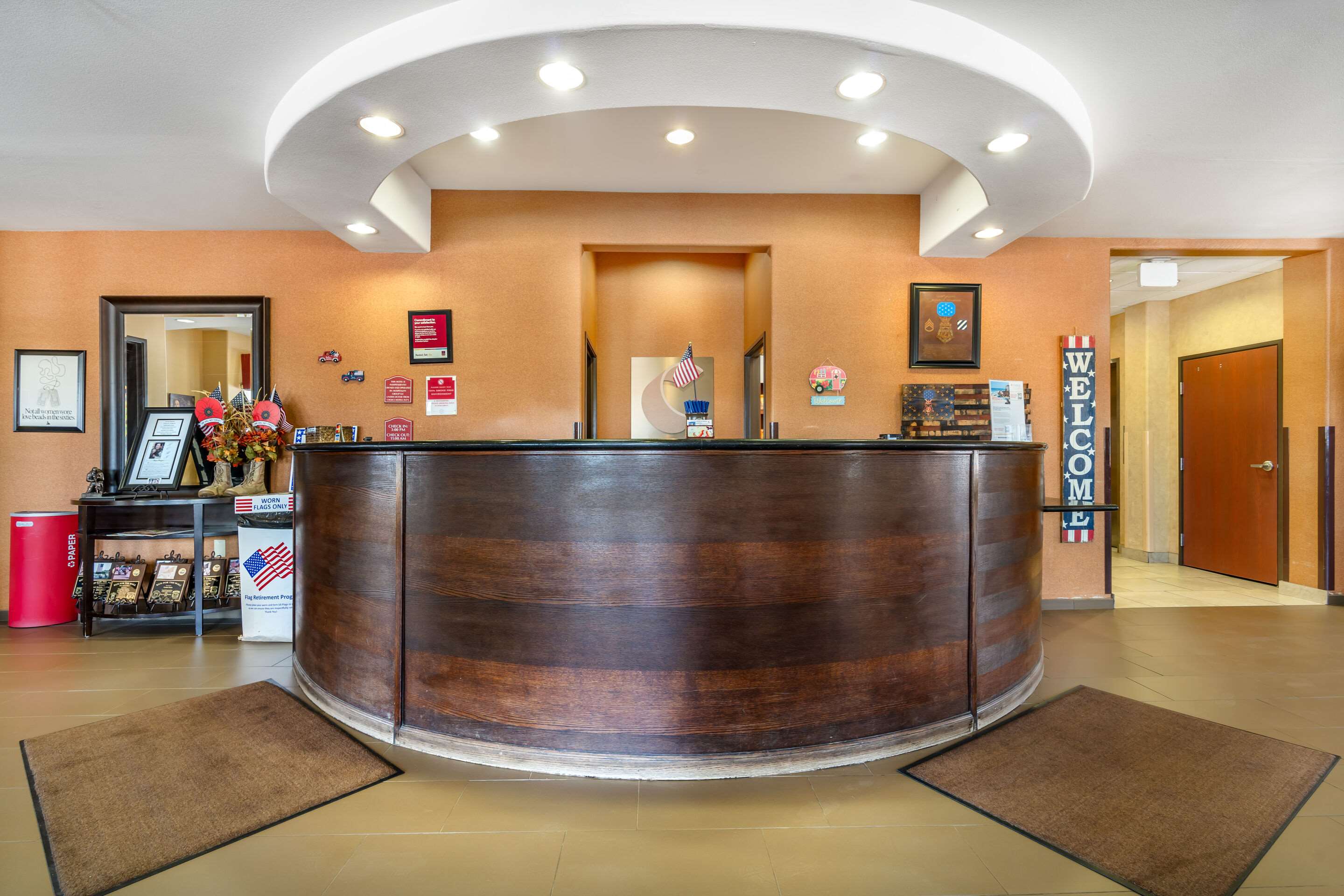Front desk | Comfort Suites Gallup