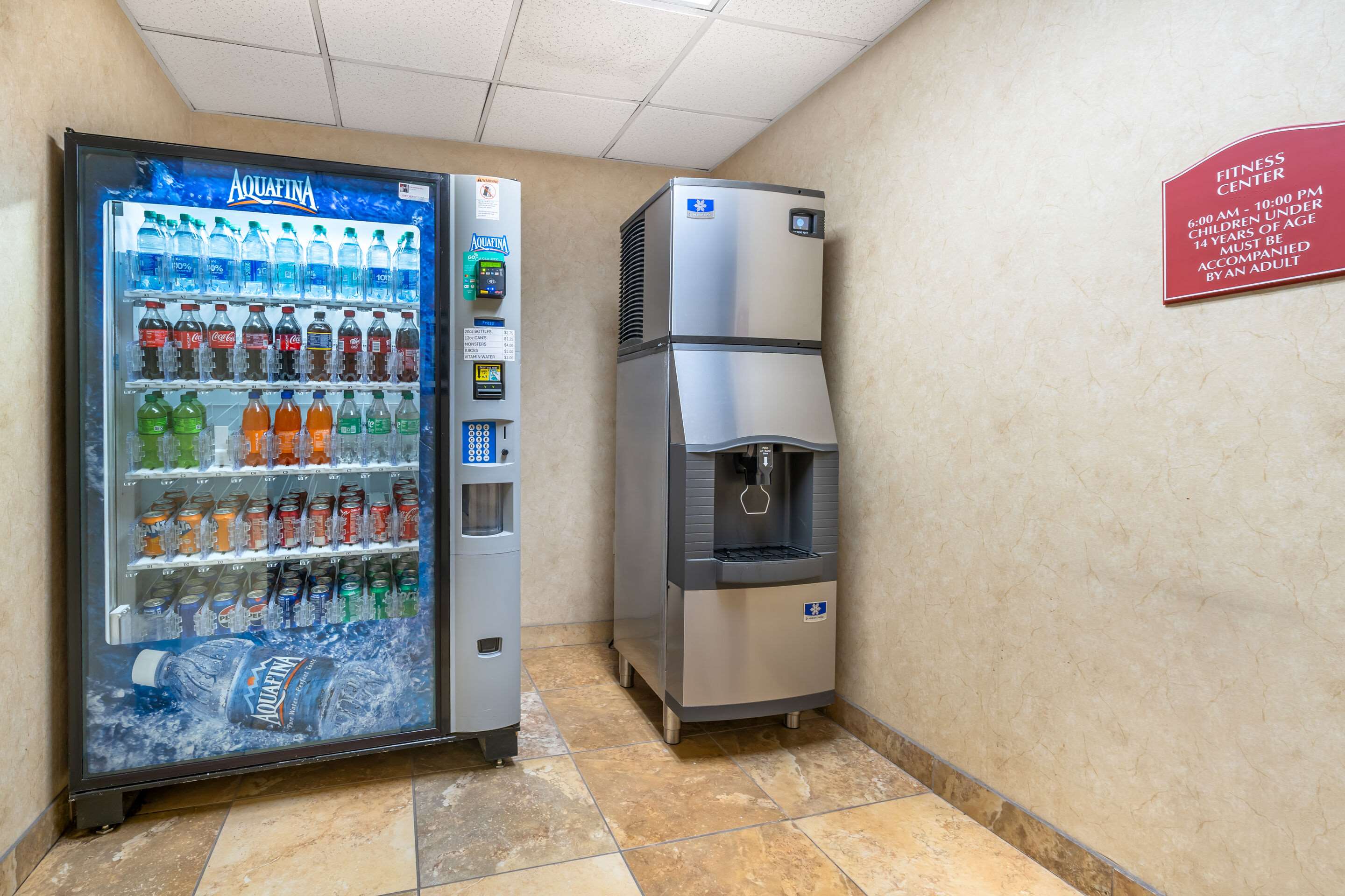 Hotel vending area | Comfort Suites Gallup