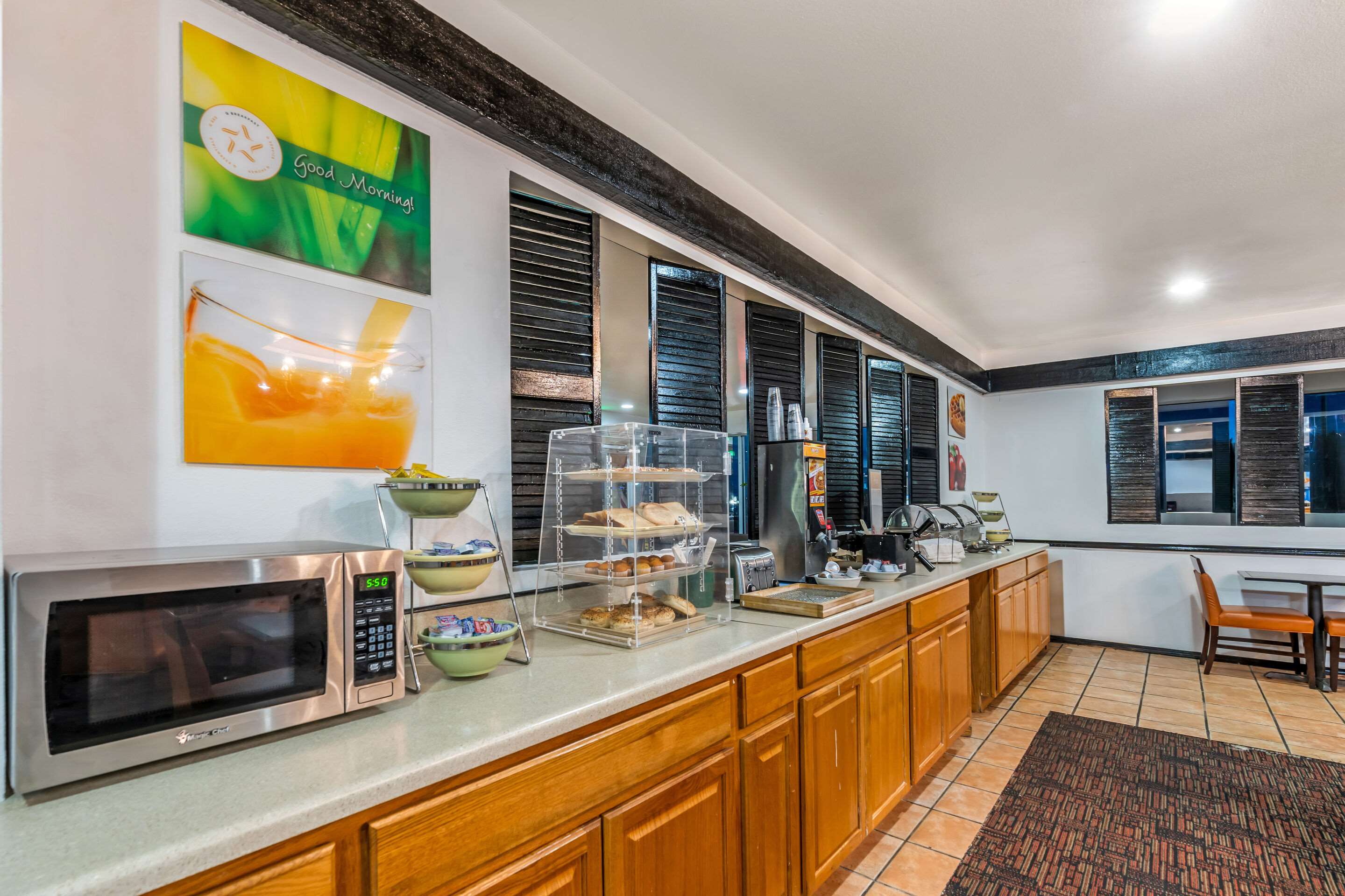 Breakfast bar