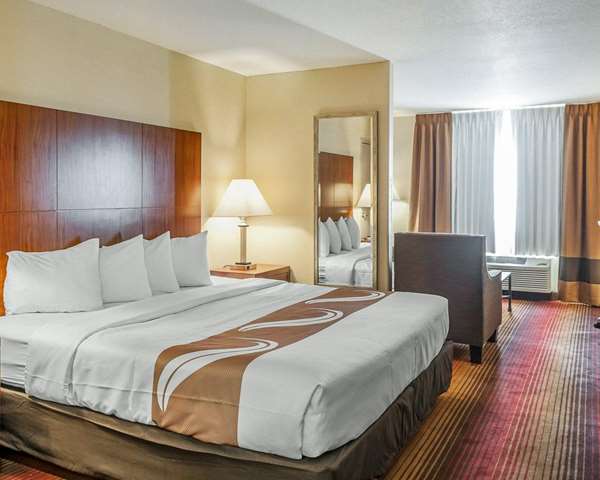 Suite - Quality Inn & Suites West Side Albuquerque - I-40, Exit 155