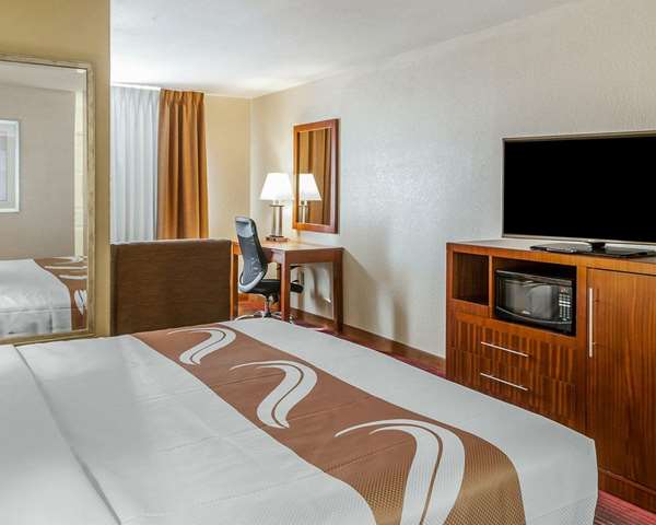 Suite - Quality Inn & Suites West Side Albuquerque - I-40, Exit 155