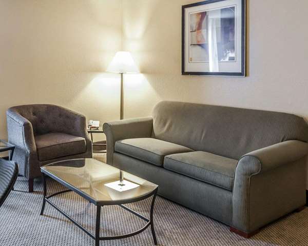 Suite - Quality Inn & Suites West Side Albuquerque - I-40, Exit 155