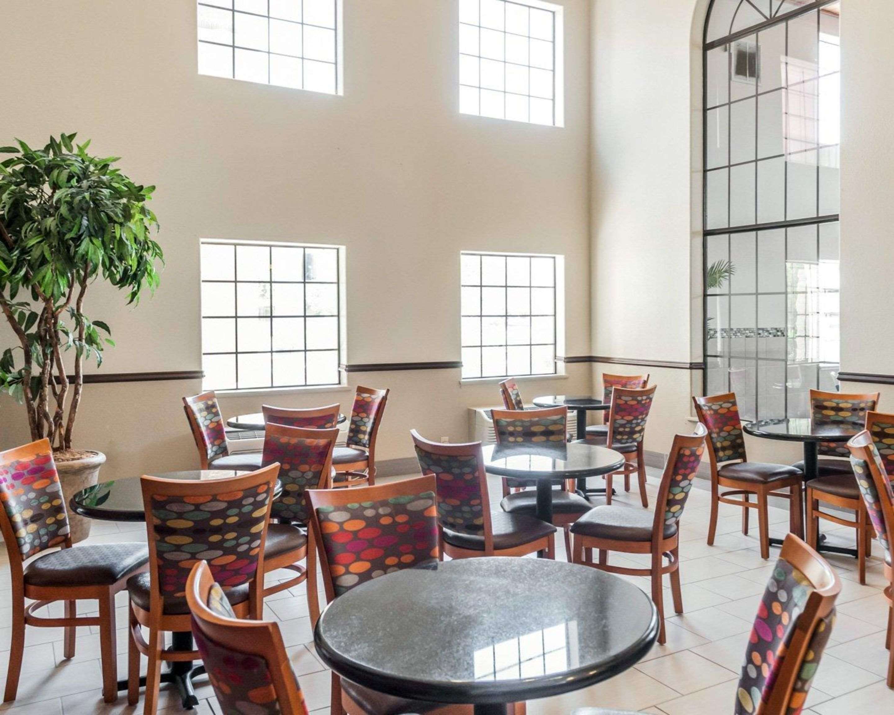 Breakfast area in the lobby
