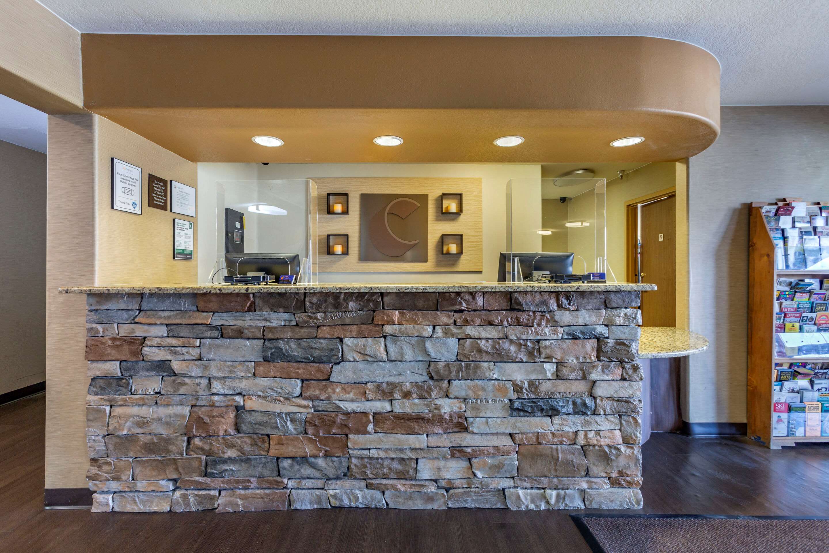 Hotel lobby | Comfort Inn & Suites Los Alamos