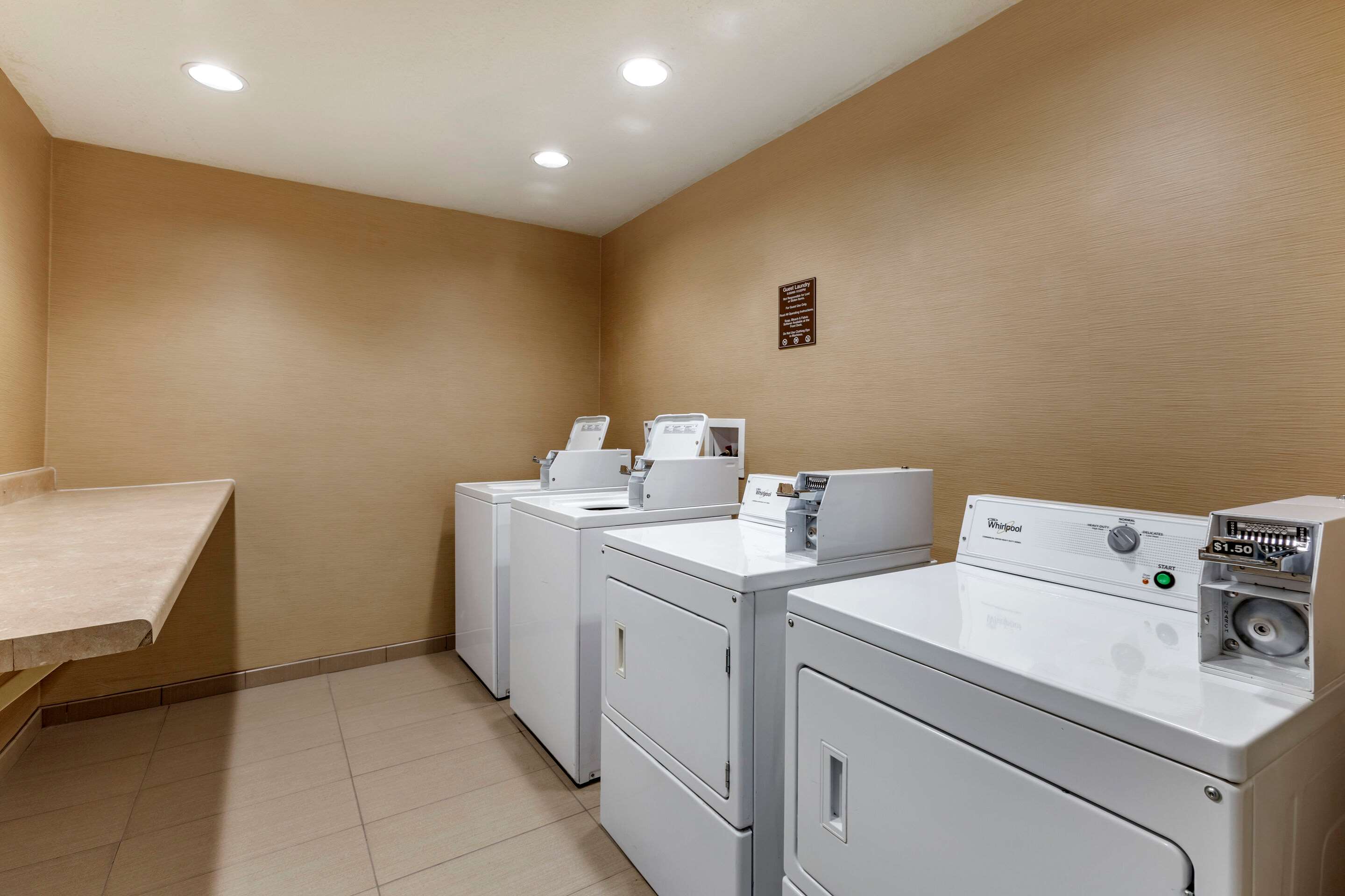 Guest laundry facilities | Comfort Inn & Suites Los Alamos