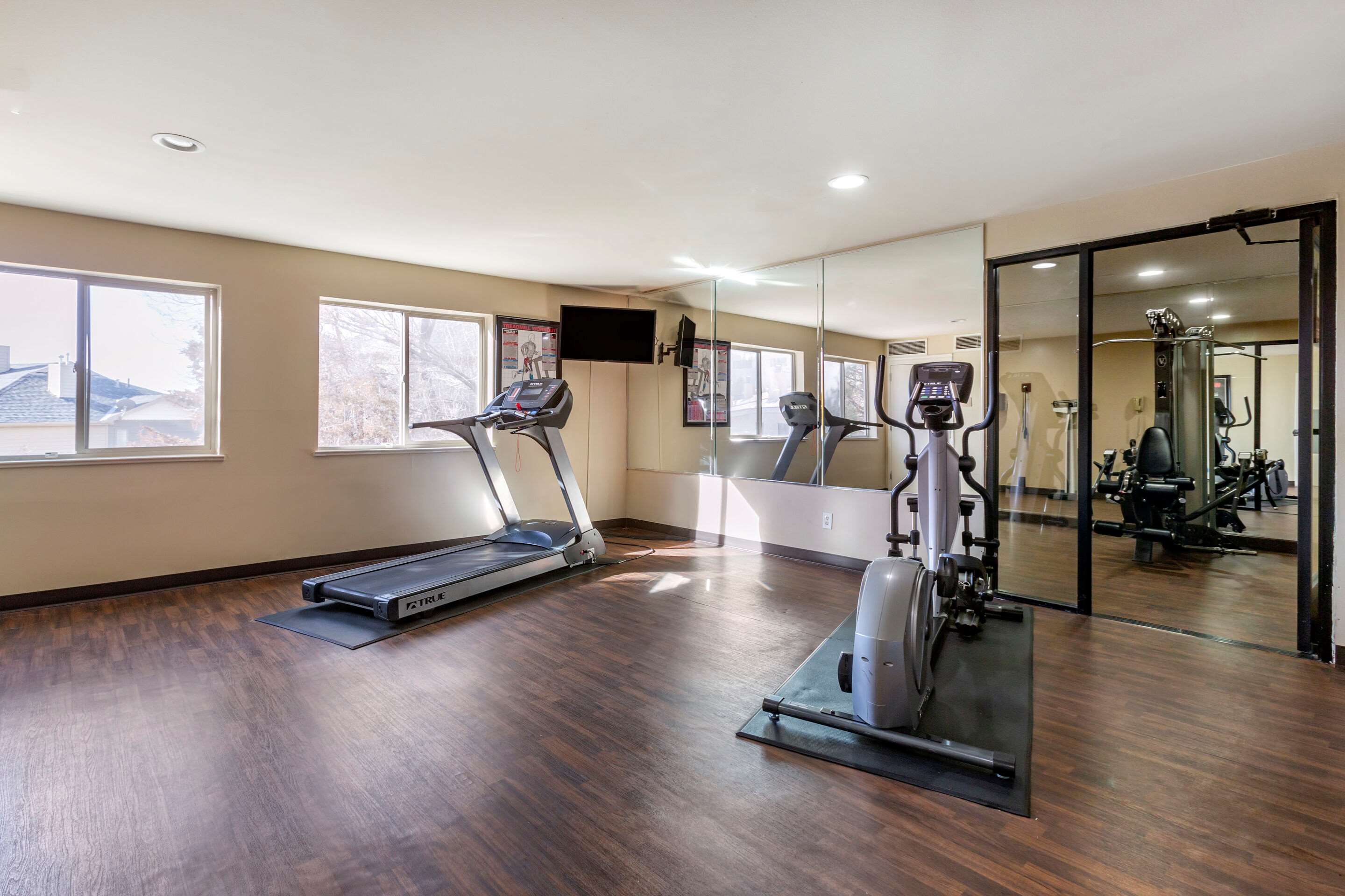 Fitness center | Comfort Inn & Suites Los Alamos