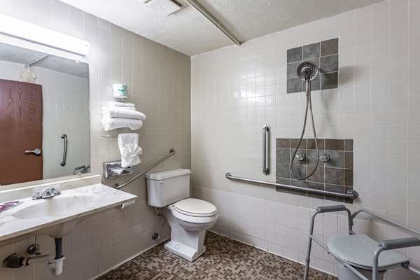  - Rodeway Inn Farmington