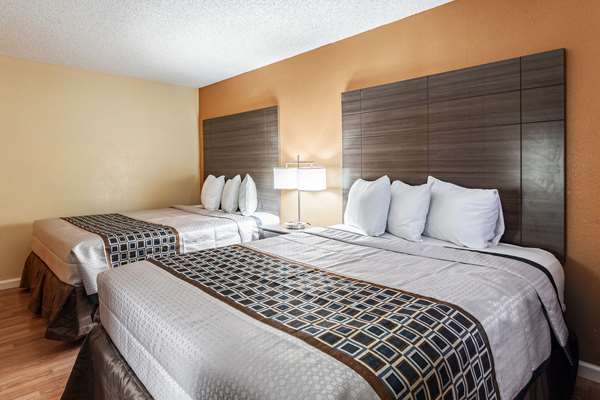  - Rodeway Inn Farmington