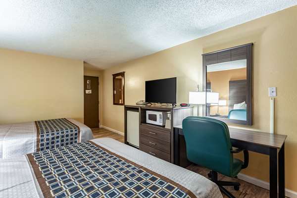  - Rodeway Inn Farmington