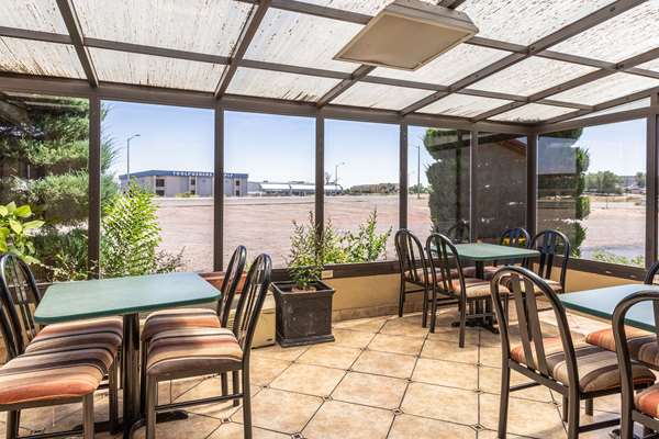 Amenities - Rodeway Inn Farmington