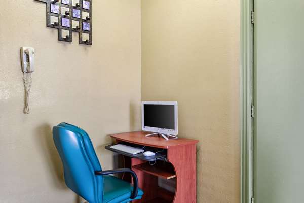 Conference Area - Rodeway Inn Farmington