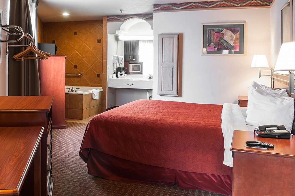 QUALITY INN AND SUITES LAS CRUCES --guestroom-Guest Room,Suite,On-Site.jpg