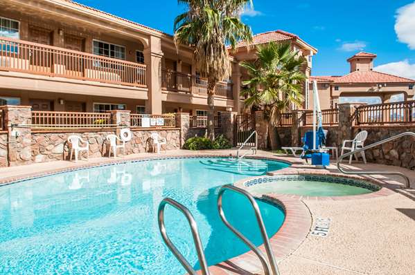 Pool - Quality Inn & Suites Las Cruces - I-10, Exit 142