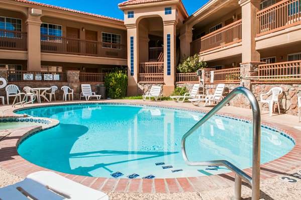 Pool - Quality Inn & Suites Las Cruces - I-10, Exit 142