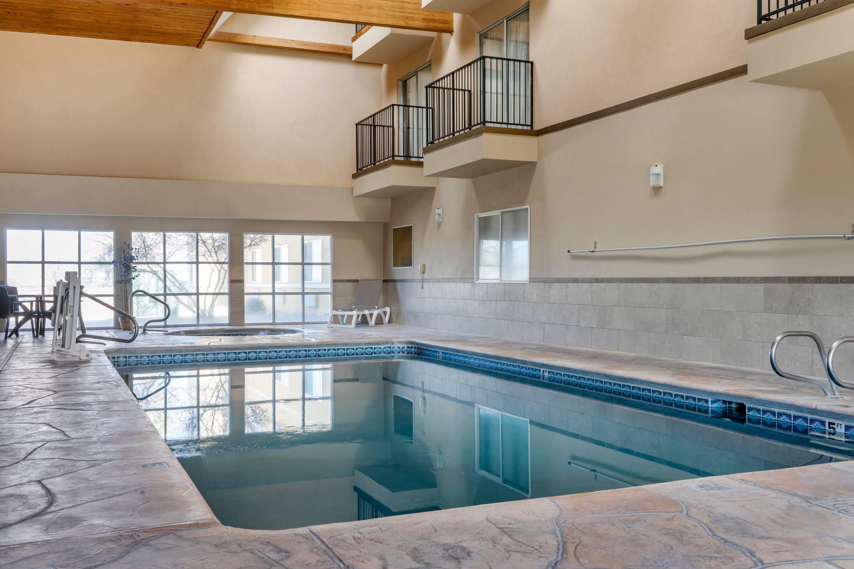 Indoor pool | Comfort Inn Albuquerque Airport