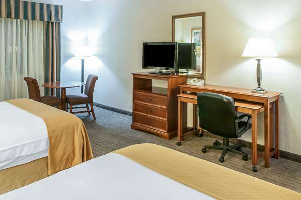  - Quality Inn & Suites Grants - I-40, Exit 85