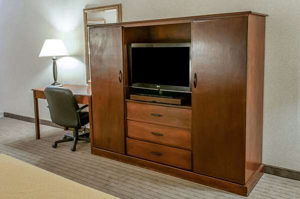 Suite - Quality Inn & Suites Grants - I-40, Exit 85