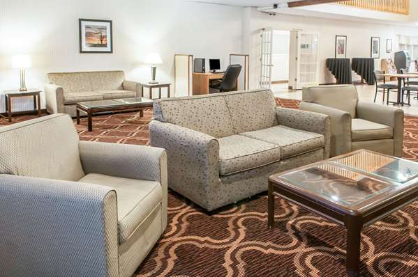  - Quality Inn & Suites Grants - I-40, Exit 85