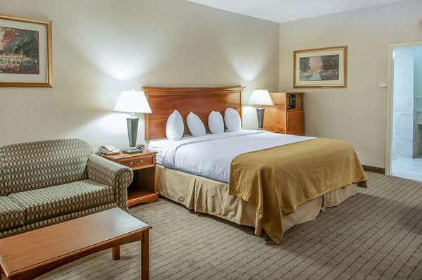  - Quality Inn & Suites Grants - I-40, Exit 85