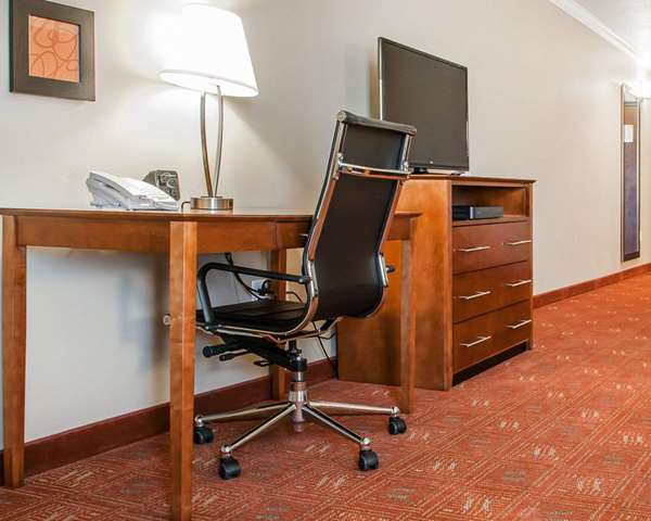  - Comfort Suites Farmington