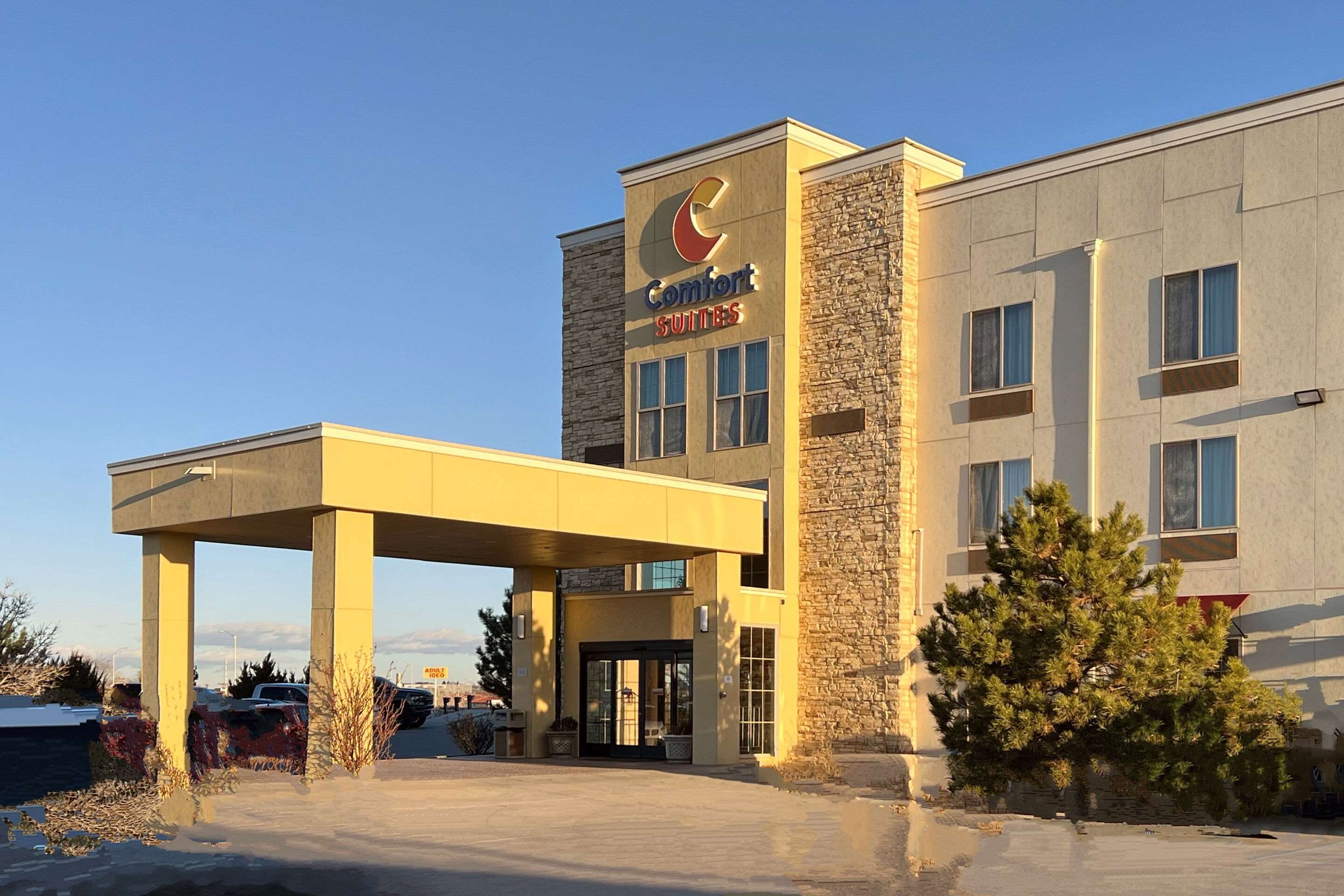 Hotel entrance | Comfort Suites Farmington