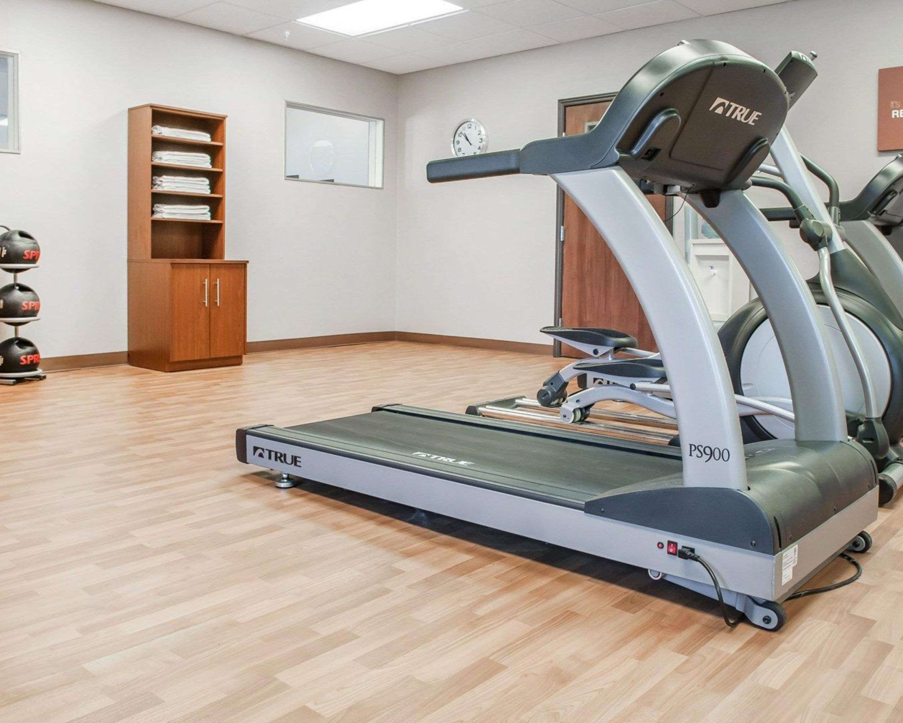 Exercise room | Comfort Suites Farmington