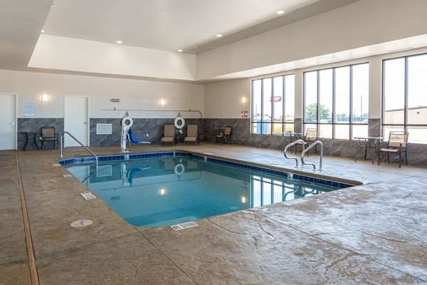 Pool - Comfort Inn & Suites Lovington