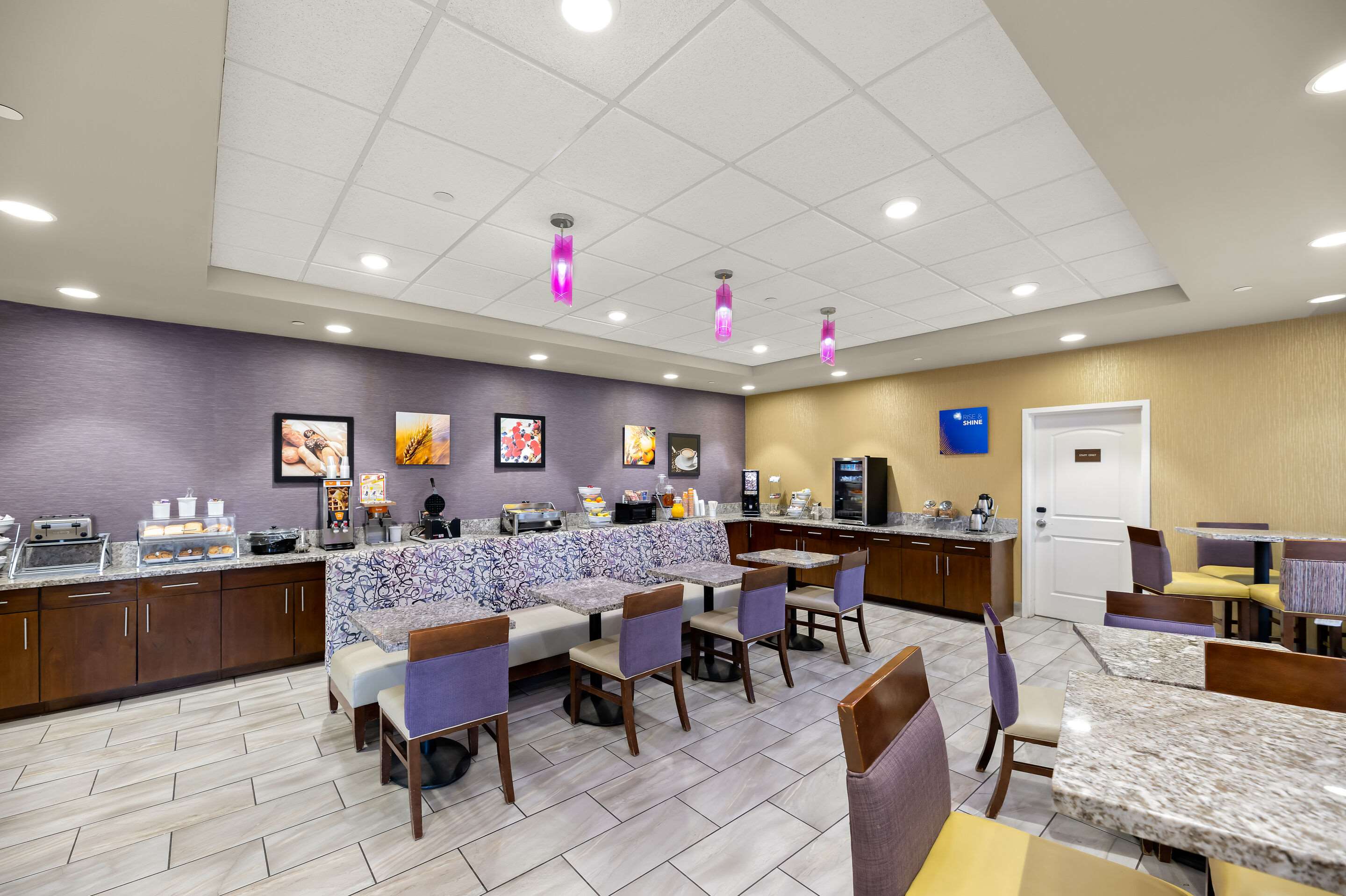Breakfast area