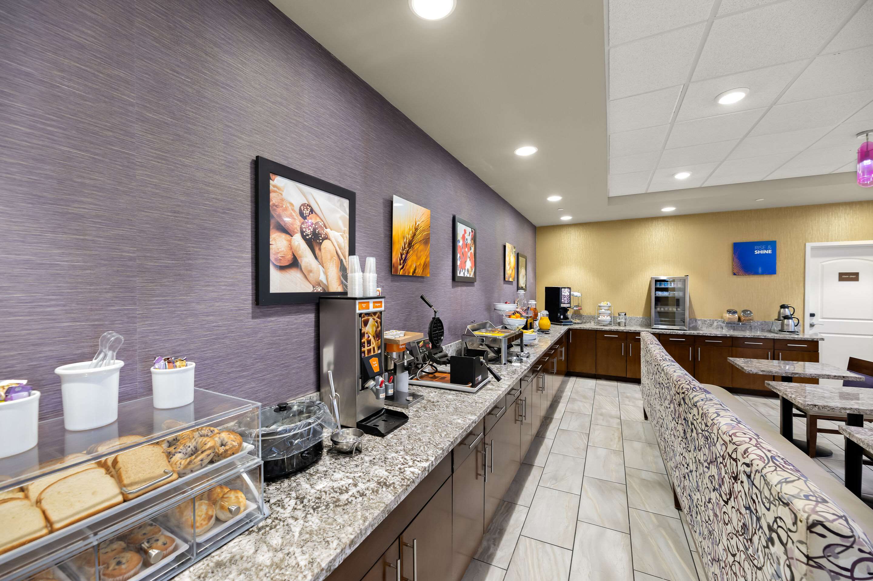 Breakfast area